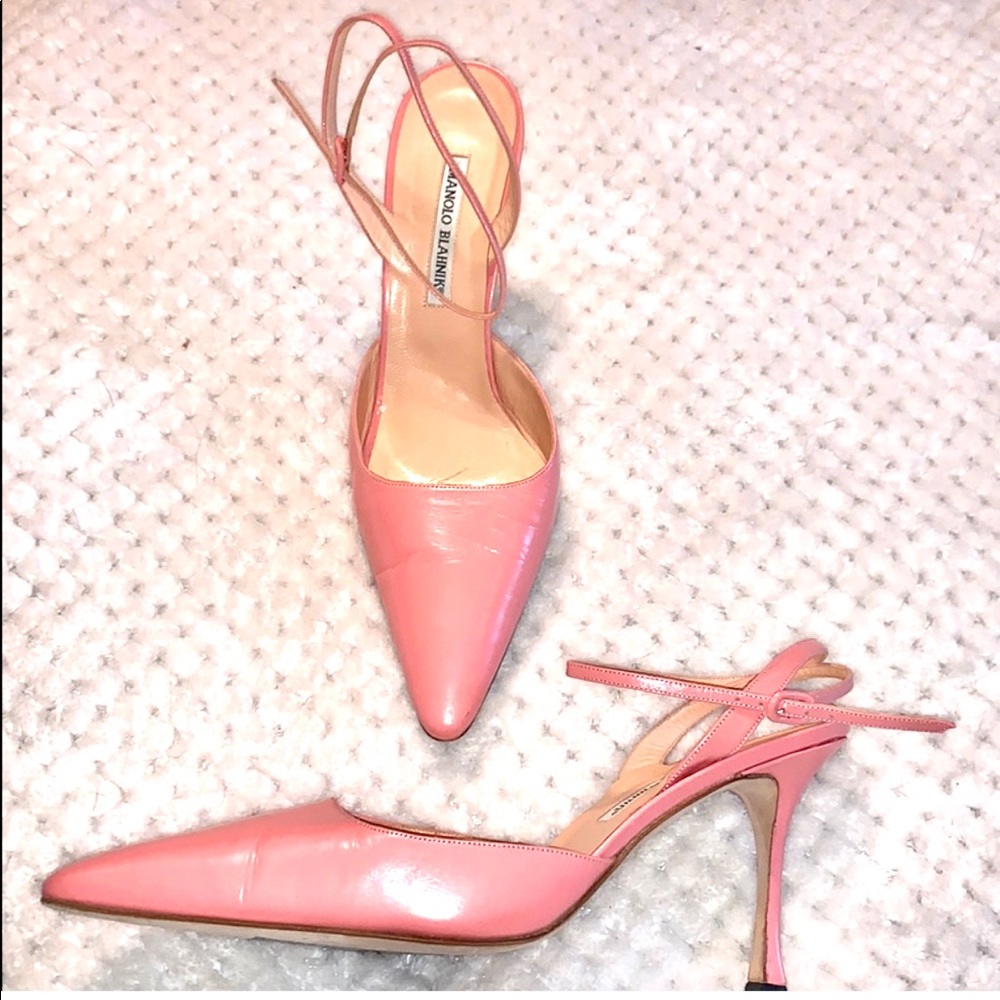 Manolo Blahnik Pointed Toe Leather Pumps